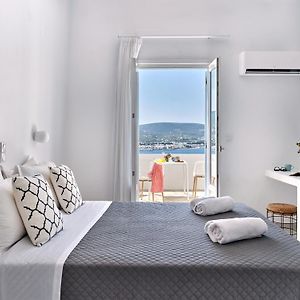 Akrotiri Hotel